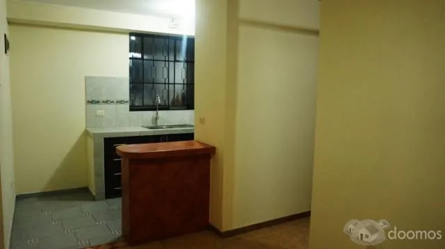 ALQUILO departamento de UN DORMITORIO, en el TERCER PISO, frente a un PARQUECITO en SANTIAGO DE SURCO. — foto 5