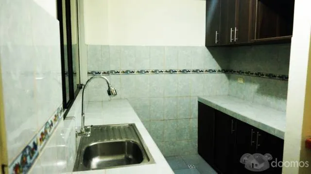 ALQUILO departamento de UN DORMITORIO, en el TERCER PISO, frente a un PARQUECITO en SANTIAGO DE SURCO. — foto 2