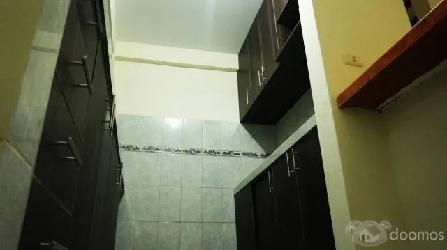 ALQUILO departamento de UN DORMITORIO, en el TERCER PISO, frente a un PARQUECITO en SANTIAGO DE SURCO. — foto 4