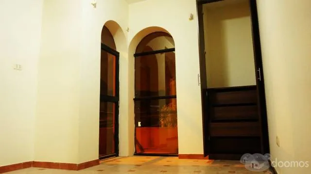 ALQUILO departamento de UN DORMITORIO, en el TERCER PISO, frente a un PARQUECITO en SANTIAGO DE SURCO. — foto 6