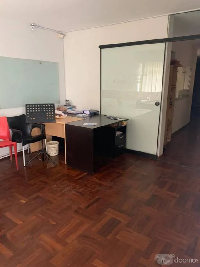 OCASIÓN!! VENDO CASA DE 4 PISOS A PRECIO DE TERRENO URB LAS QUINTANAS — foto 2