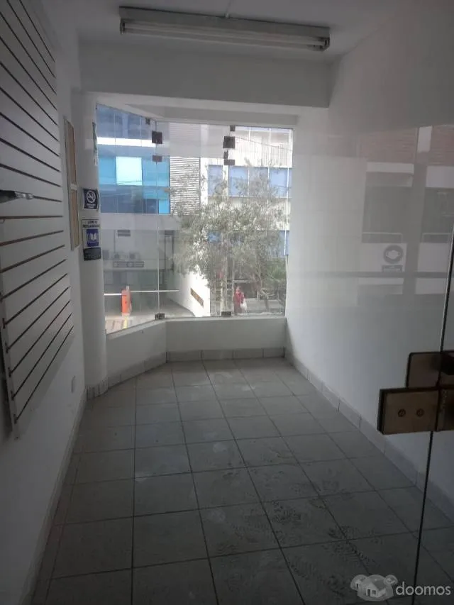 EN VENTA LOCAL COMERCIAL EN MIRAFLORES — foto 3