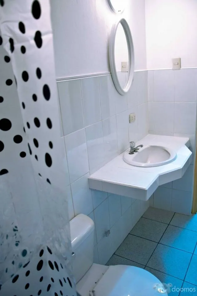 Linda Habitación para SRA. O SRTA  puerta Independiente- San Borja (1er. Piso) — foto 2