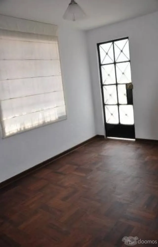 Linda Habitación para SRA. O SRTA  puerta Independiente- San Borja (1er. Piso) — foto 5