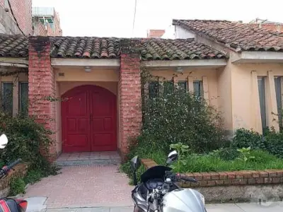 VENTA DE CASA COMO TERRENO COMERCIAL