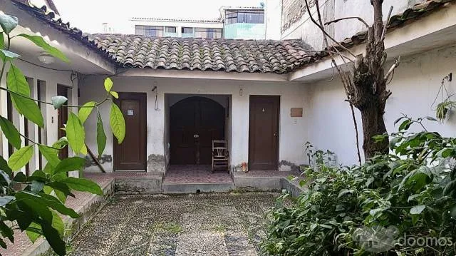 VENTA DE CASA COMO TERRENO COMERCIAL - 2