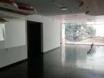 Local comercial u oficina amplia en San Isidro. Lima.