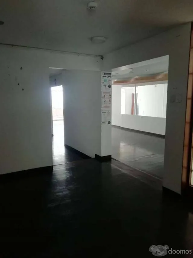 Local comercial u oficina amplia en San Isidro. Lima. — foto 4