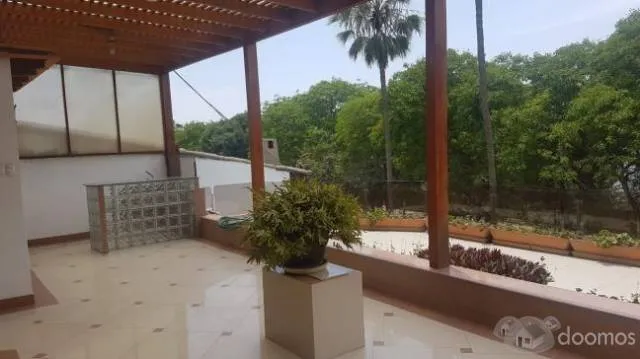 EN VENTA AMPLIO Y COMODO DPTO DUPLEX EN LA AV. VELASCO ASTETE CHACARILLA SURCO — foto 4