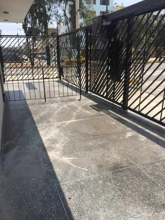 VENTA DE DPTO. 1ER PISO 2 HABIT ($ 81000) + 1 COCHERA ($ 14000) TODO 95 MIL DÓLARES (55 m²) — foto 2