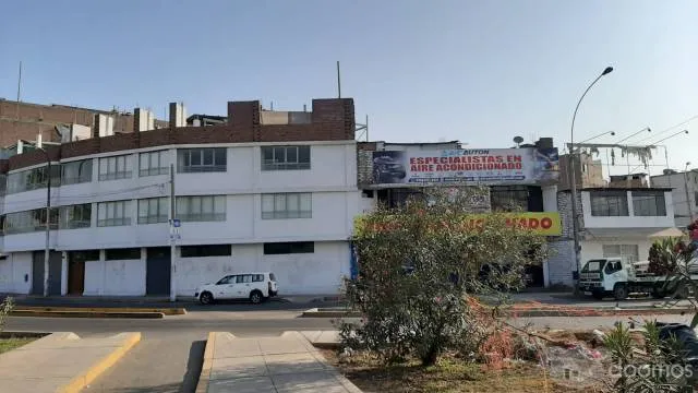 SE VENDE LOCAL S.M.P.  AV.UNIVERSITARIA Y CARLOS YZAGUIRRE  PLENA ESQUINA — foto 5