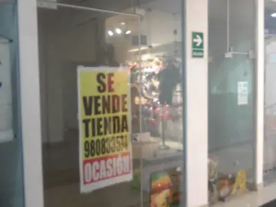 VENDO TIENDA EN MIRAFLORES