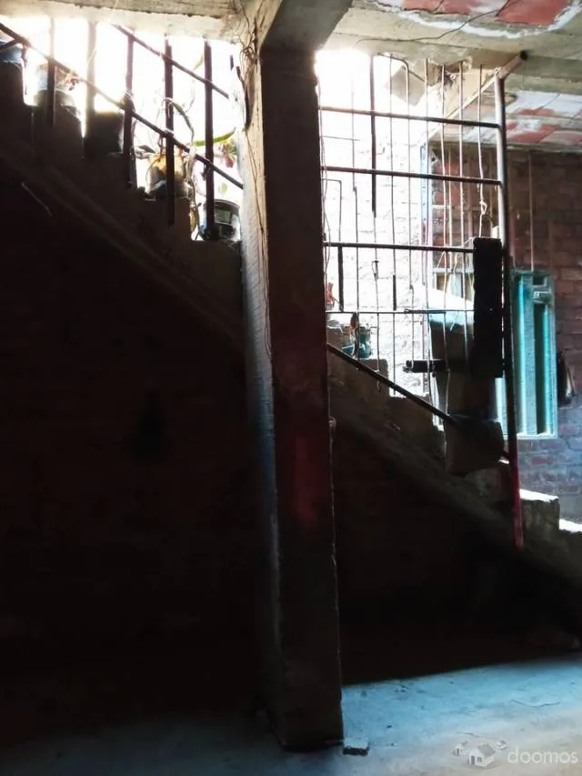 Venta de casa con plano + título de propiedad en el distrito de Mi Perú — foto 8