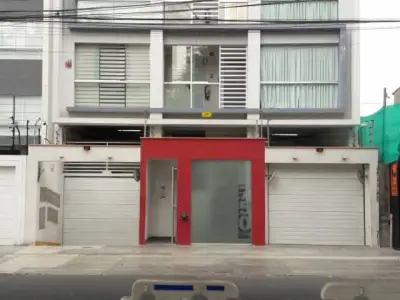 Bonito departamento con buena vista y excelente distribución