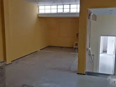 EXCELENTE UBICACION DE LOCAL COMERCIAL EN AV.  DE SAN ISIDRO