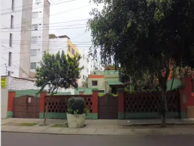 VENTA TERRENO 743 Mt2 en el corazon de Miraflores - TRATO DIRECTO DUEÑOS