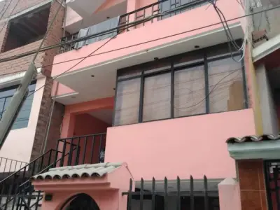 Casa Pte. Piedra a 2 cuadras de Tottus