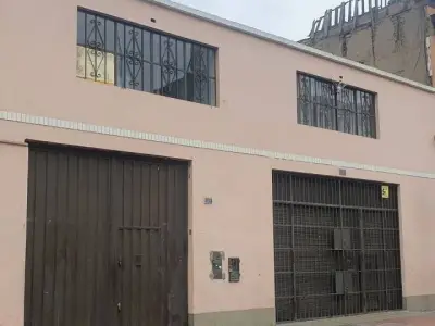 ALQUILO LOCAL COMERCIAL 220 M² CENTRO HISTÓRICO DE LIMA C/ ESTACIONAMIENTO