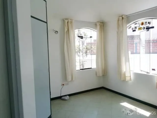 En venta bonita casa en el distrito de Yanahuara - 6