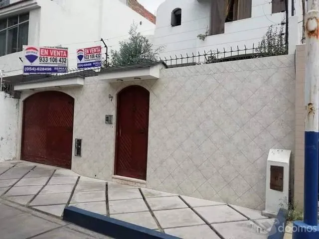 En venta bonita casa en el distrito de Yanahuara - 8