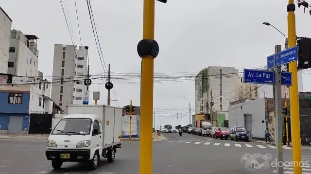 Vendo Local Comercial con Licencia Múltiple en Zona Comercial de San Miguel — foto 8