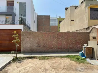Terreno Residencial - Único en Excelente Ubicación en La Molina (160 m2)