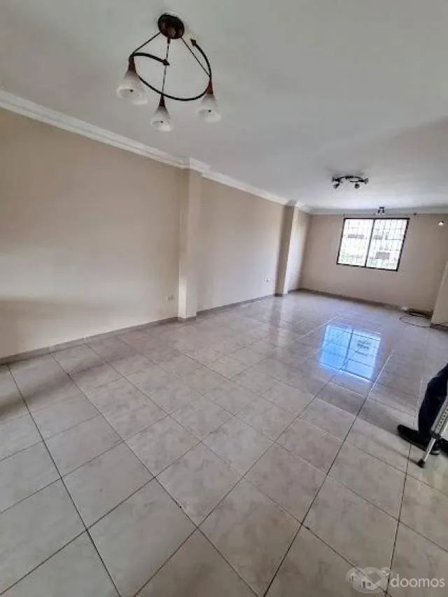 Se alquila departamento de 2 cuartos en Mirones - Cercado — foto 3
