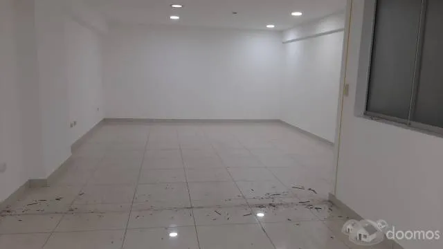 OFICINAS EN VENTA DE 78 y 80 mt2. EDIFICIO EMPRESARIAL - 3