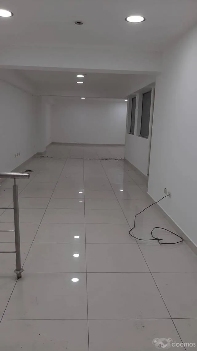 OFICINAS EN VENTA DE 78 y 80 mt2. EDIFICIO EMPRESARIAL - 4
