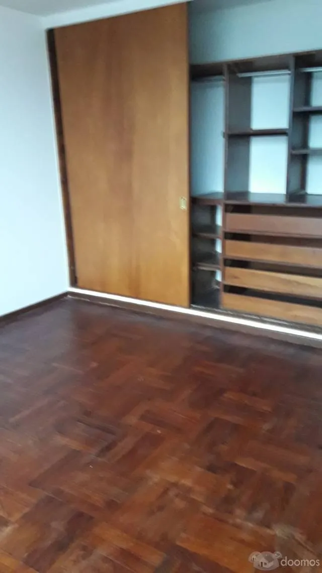 Miraflores, vendo depatamento a 1/2 cuadra del ovalo (cine Pacifico) — foto 4