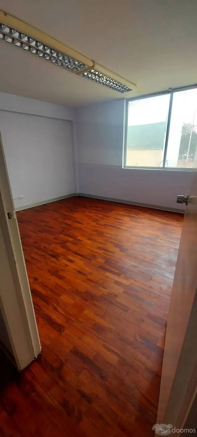 ALQUILERO HERMOSA CASA/OFICINA EN SAN BORJA — foto 6