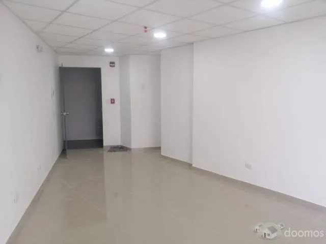 ALQUILER DE LOCAL TIPO OFICINA O CONSULTORIO EN EDIFICIO NUEVO DE ESTRENO — foto 2