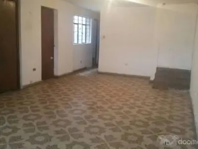 SE ALQUILA CASA GRANDE CON SALON, 3 DORM, 2 BANOS, EN RESIDENCIAL AEROPUERTO