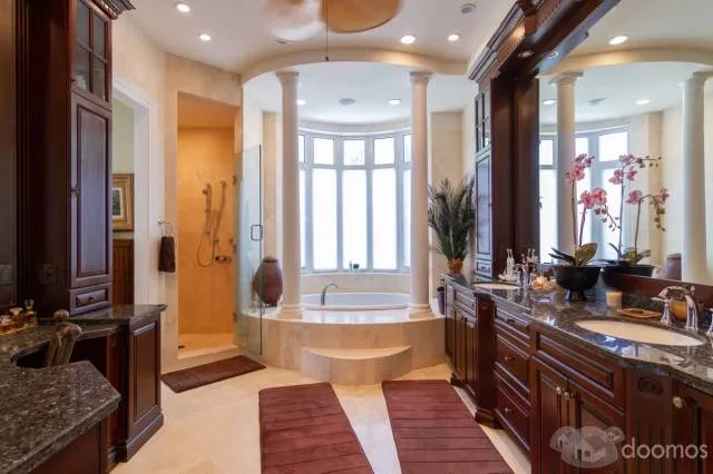 5bedroom, 4.5 single family house in a great location! - 3