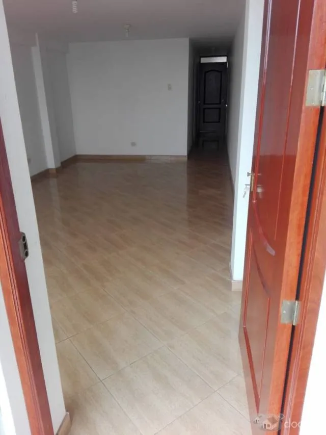 DEPARTAMENTO EN PRIMER PISO EN SAN MARTIN DE PORRES — foto 2