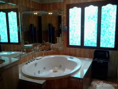 BIENESTAR Y CALIDAD DE VIDA EN ESTA CASA, AGUA TERMAL A SU ALCANCE