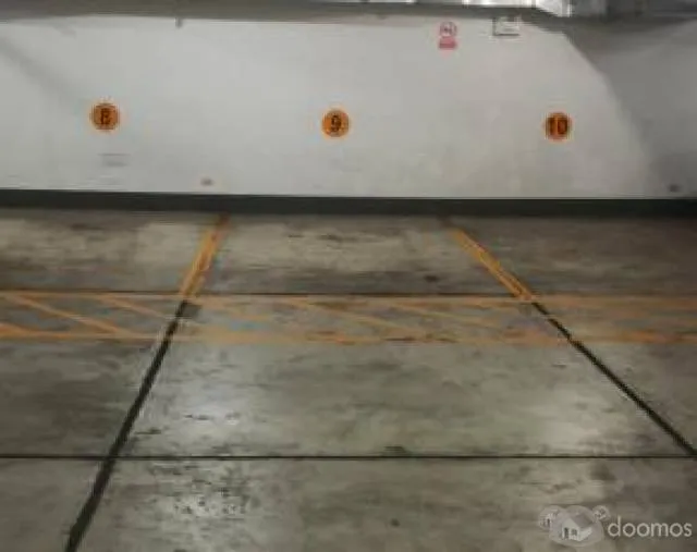 Alquiler de estacionamiento techado - 1