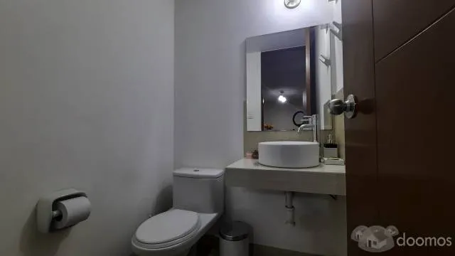 AMPLIO Y FUNCIONAL DEPARTAMENTO CON PATIO EN VENTA, 2DO PISO, 105 M2, MIRAFLORE — foto 6