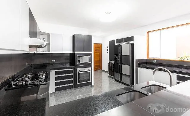 HERMOSA CASA EN ZONA EXCLUSIVA DE SURCO — foto 4