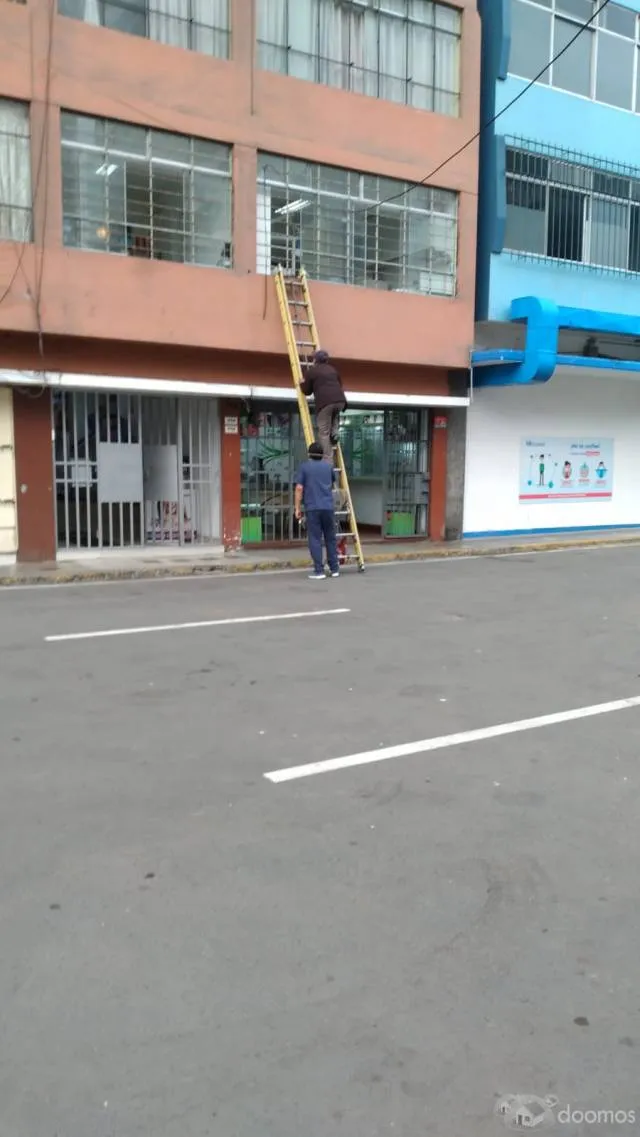 Local comercial al costado del Es Salud - 4