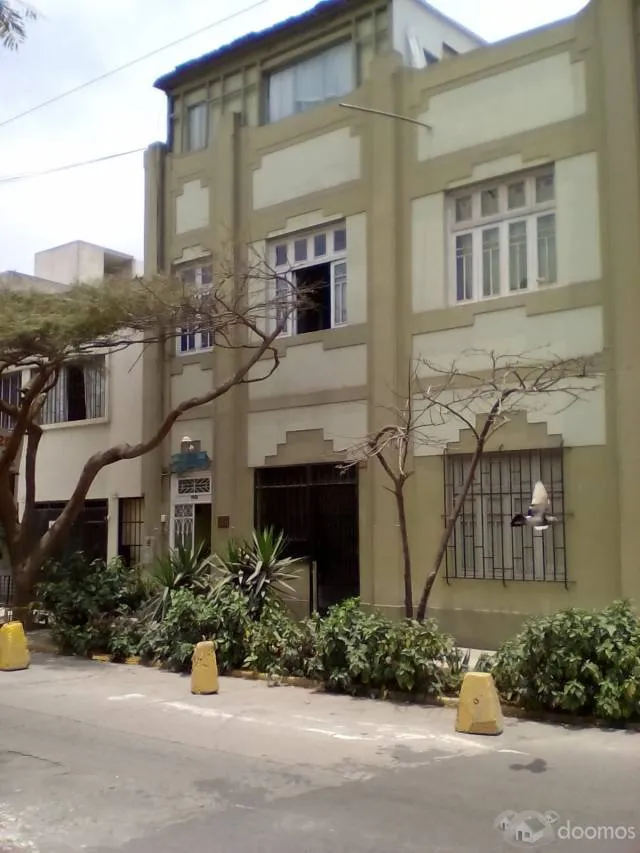 Vendo casa de 200 mts 2do. Piso, amplia muy ventiilada e independiente. Hace esquina esquina Jr. Francisco de Zela con Jr. Coronel Zegarra. Independiente  Frente a INCOR — foto 2