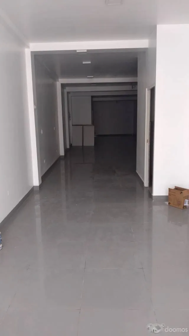 Edificio de 3 pisos en venta - 2