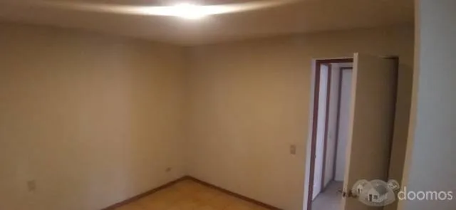 SE ALQUILA DEPARTAMENTO INDEPENDIENTE EN SURCO (02 HABITACIONES, SALA, COMEDOR, COCINA, 01 BAÑO Y LAVANDERIA) — foto 3
