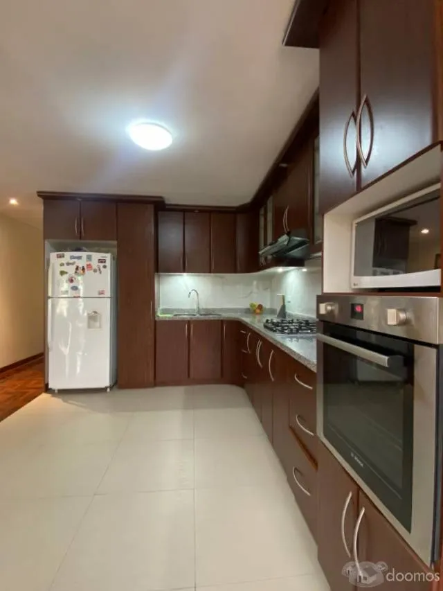 VENDO HERMOSO DEPARTAMENTO COMPLETAMENTE REMODELADO EN 2DO PISO FRENTE A PARQUE. — foto 3