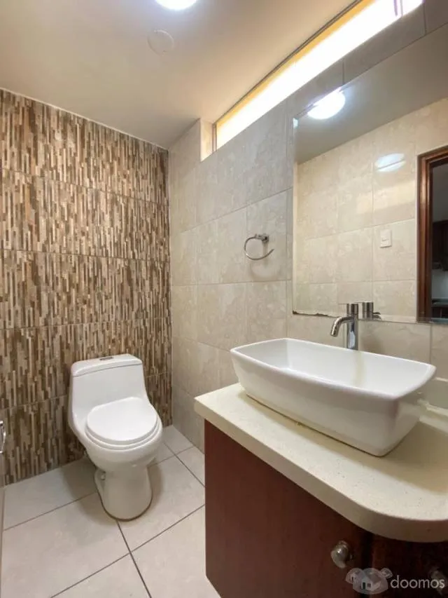 VENDO HERMOSO DEPARTAMENTO COMPLETAMENTE REMODELADO EN 2DO PISO FRENTE A PARQUE. — foto 6