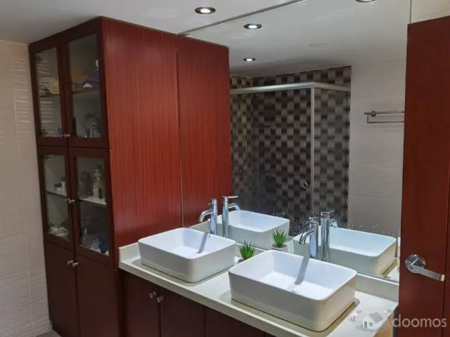 VENDO HERMOSO DEPARTAMENTO COMPLETAMENTE REMODELADO EN 2DO PISO FRENTE A PARQUE. — foto 7