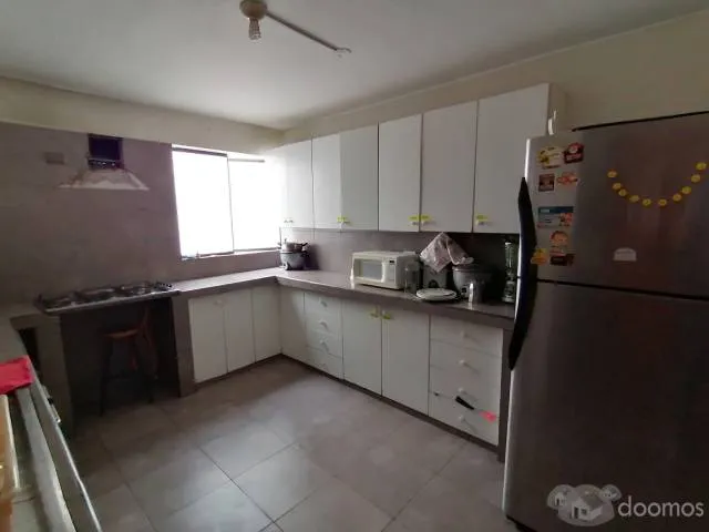 Vendo Hostal con Licencia para uso de hospedaje, Consultorios, Casa de Reposo, Casa de estudiantes, etc — foto 5