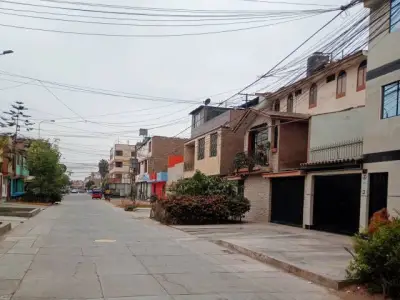 VENTA DE CASA -CON 5 DEPARTAMENTOS COMPLETOS