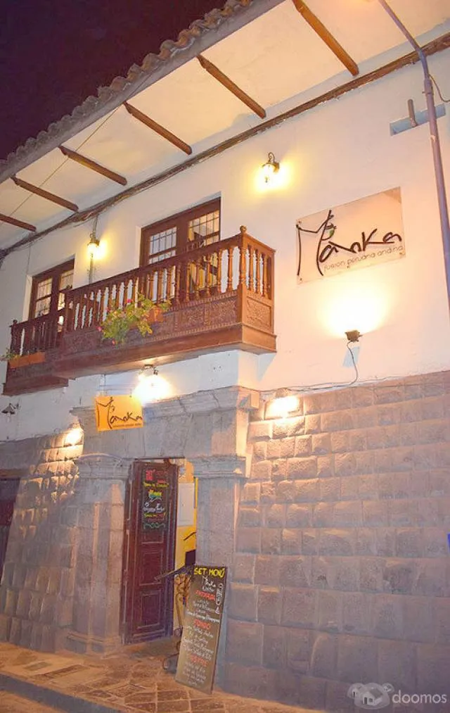 VENDO CENTRICO LOCAL COMERCIAL 2DO. PISO CALLE SAN AGUSTIN - 1