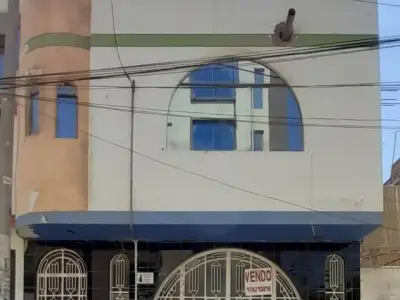 SE VENDE CASA EN URBANIZACIÓN MIRAFLORES - CHICLAYO, A UNA CUADRA DEL MALL AVENTURA.
